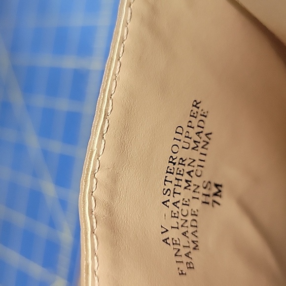 Adrienne Vittadini Tan Slide Fine Leather Upper Sandals 7M AV Asteroid - Picture 13 of 13